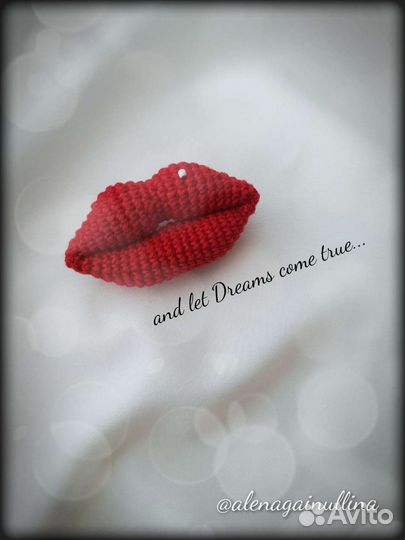 Вязаные брошки ручной работы