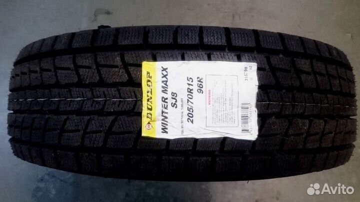 Dunlop Winter Maxx SJ8 285/65 R17 116R