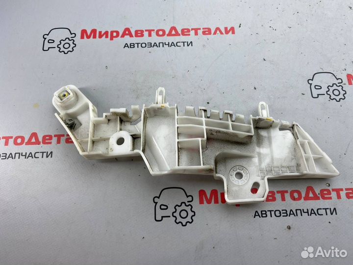 Кронштейн крепления бампера переднего Buick