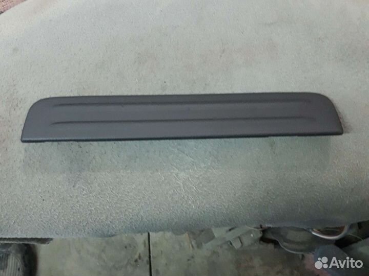 Накладка порога внутренняя Nissan Primera P12