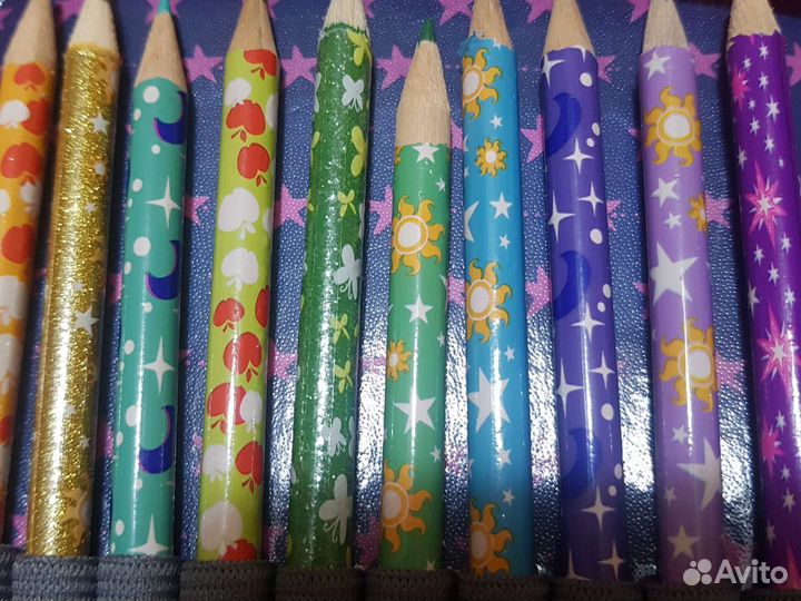 Пенал с карандашами