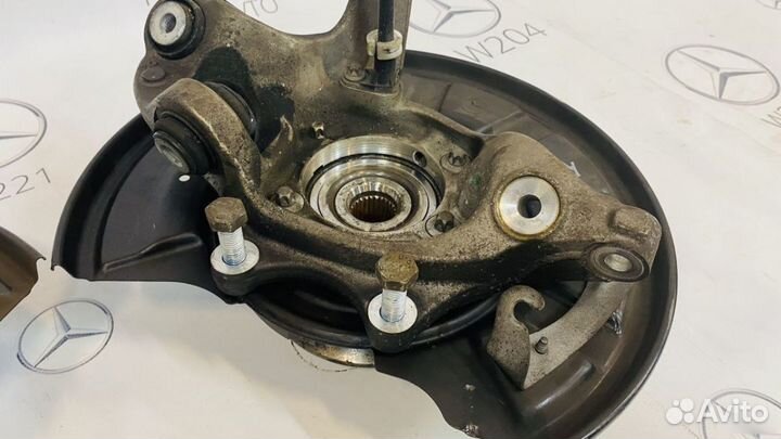 Кулак задний левый правый Mercedes W212