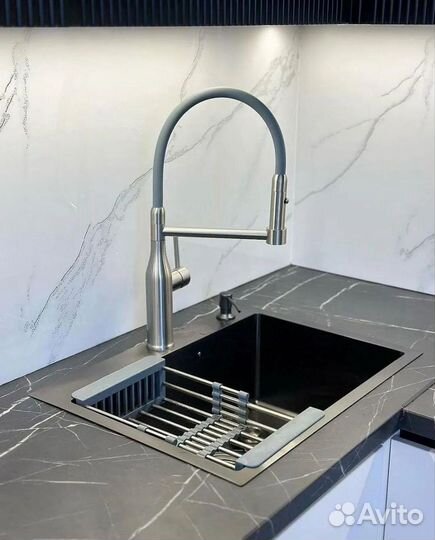 Кухня новая