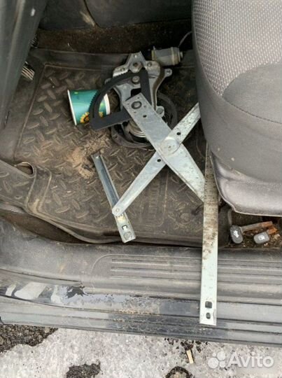 Стеклоподъёмник передний левый Chevrolet Aveo T250