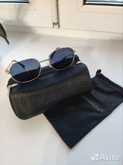 Солнцезащитные очки женские, без сколов и царапин