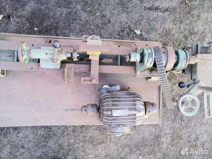 Токарный станок