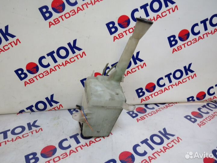 Бачок омывателя toyota premio ZZT240, AZT240, NZT2