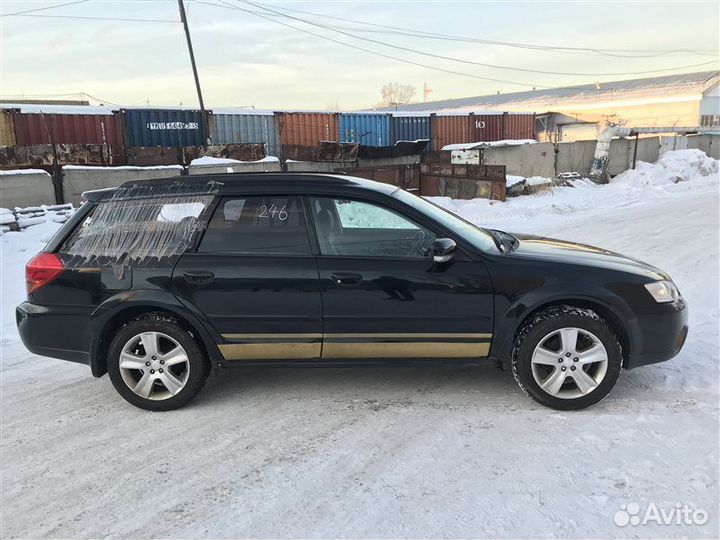 Уплотнительная резинка двери багажника Subaru
