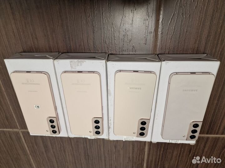 Samsung Galaxy S22, 8/128 ГБ