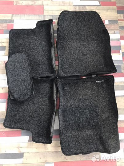 Коврики автомобильные текстильные