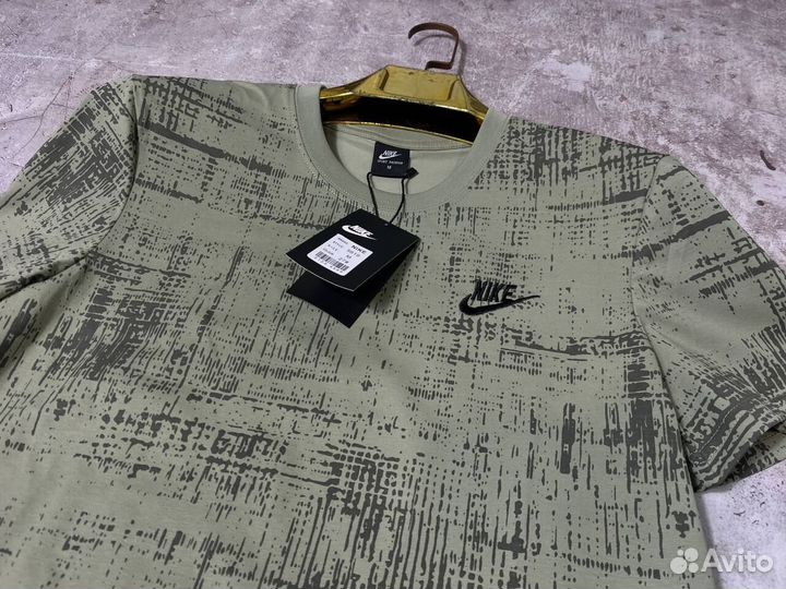 Футболки Nike