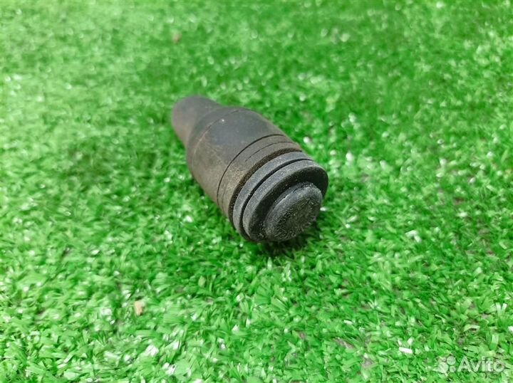 Отбойник двери Nissan Juke (F15) 2011