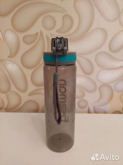 Спортивная бутылочка для воды