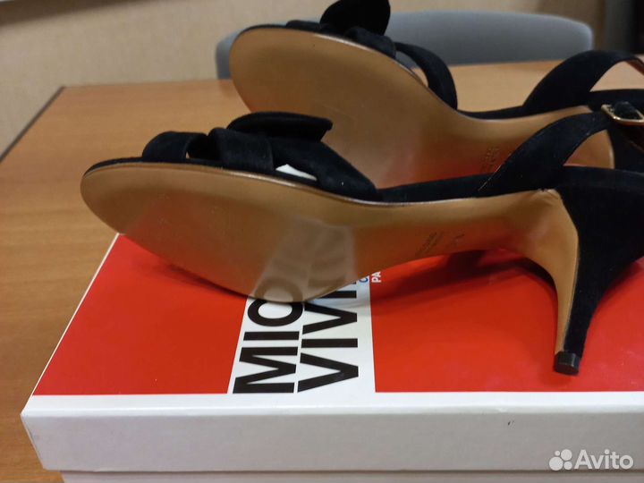 Босоножки 38.5 размер,Michelle vividn