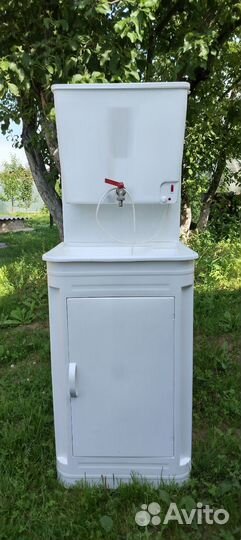 Умывальник с тумбой и водонагреватель б/у