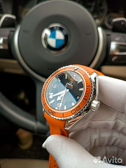 Часы Omega seamaster red