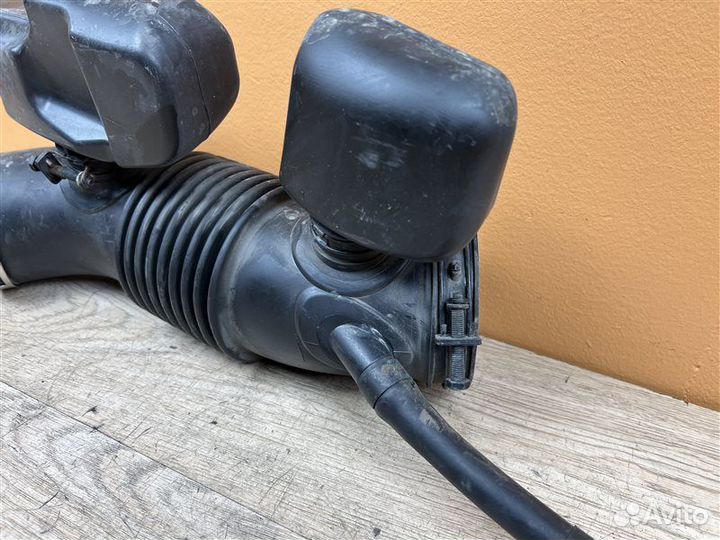 Патрубок воздушного фильтра Hyundai Equus 3.8