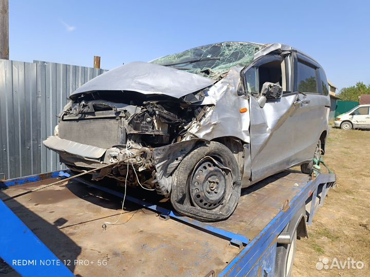 В разборе Honda Freed 2008-2016