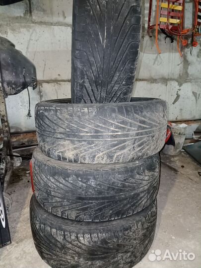 Резина r17 215/50