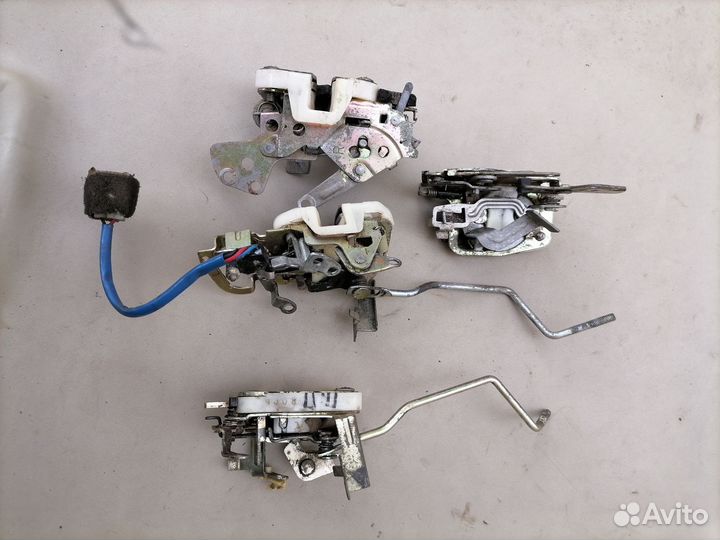 Замок двери Kia Sephia 1993-97