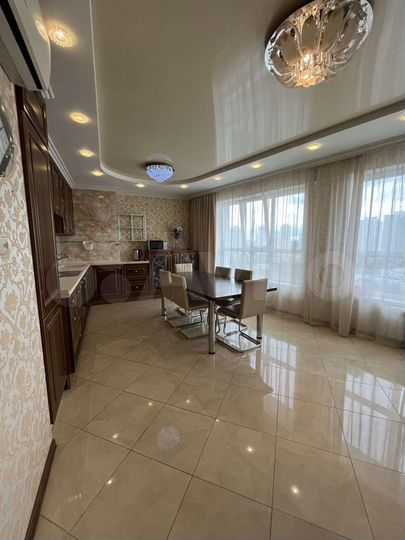 3-к. квартира, 120 м², 12/25 эт.