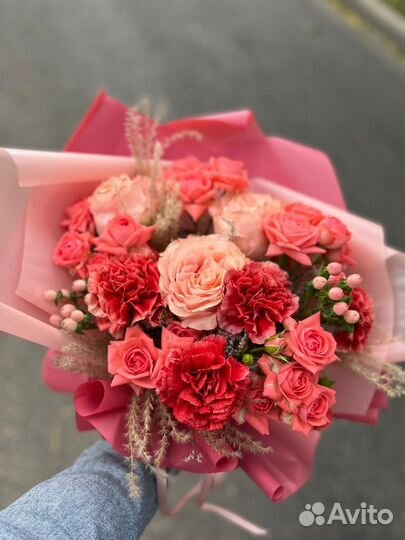 Букеты из живых цветов