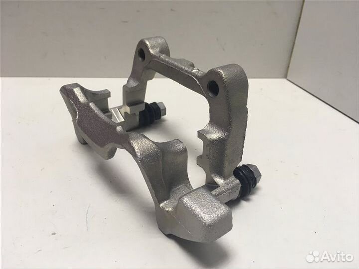 Скоба суппорта заднего Skoda Octavia (A5 1Z)