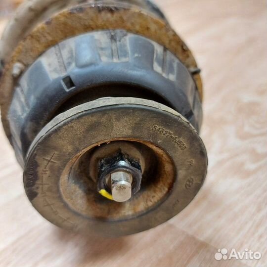 Амортизатор передний правый Kia Rio 3 2011-2017