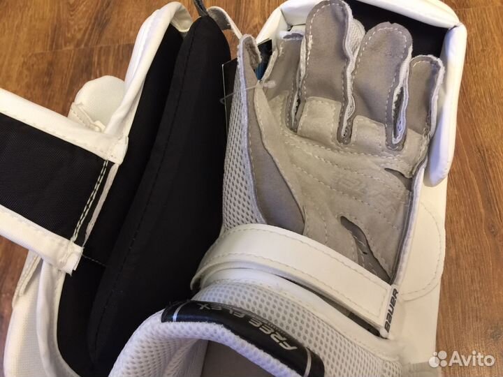 Блокер вратарский Bauer 6000 Frt