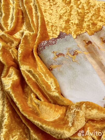 Винтажная золотая скатерть плюш СССР 135х135