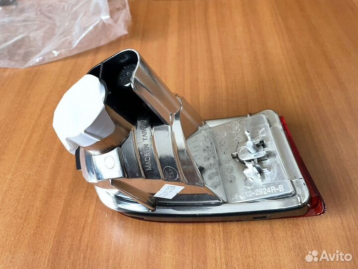 Правый фонарь заднего бампера Прадо 120