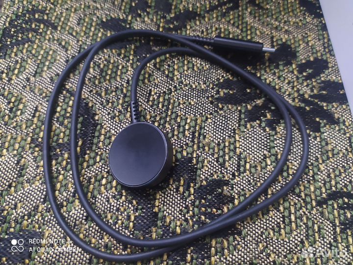 Наушники беспроводные, зарядный провод для часов