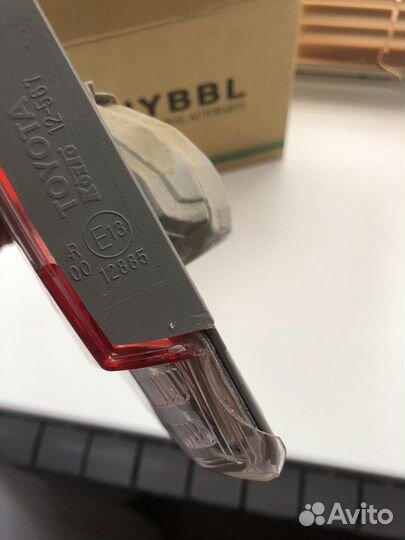 Фонарь задний внутренний toyota corolla 150