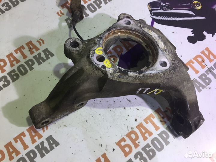 Опель Вектра Кулак поворотный передний правый