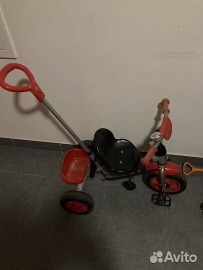 Детский велосипед с ручкой