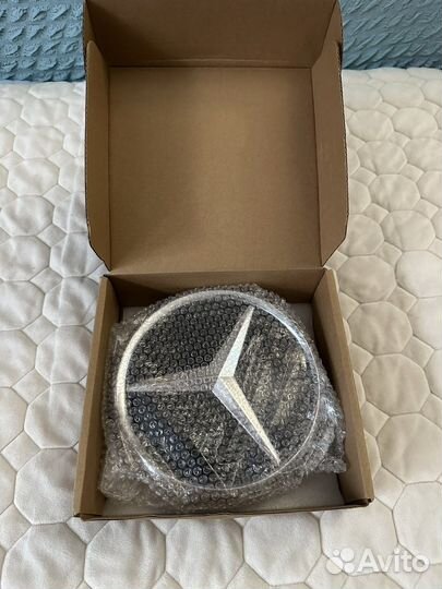 Эблема в решетку радиатора mercedes w213