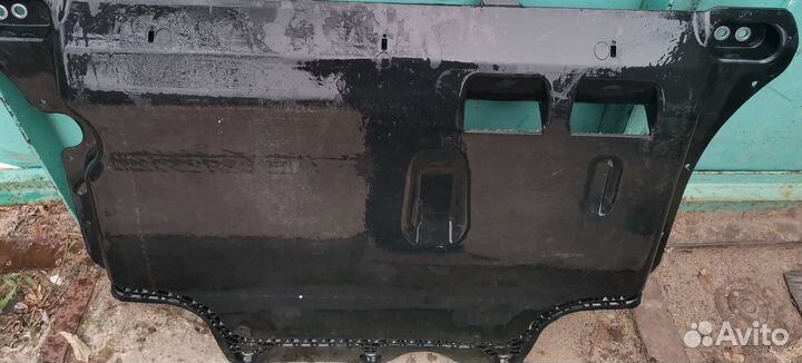 Защита двигателя Volkswagen Tiguan VAG 5QF825901