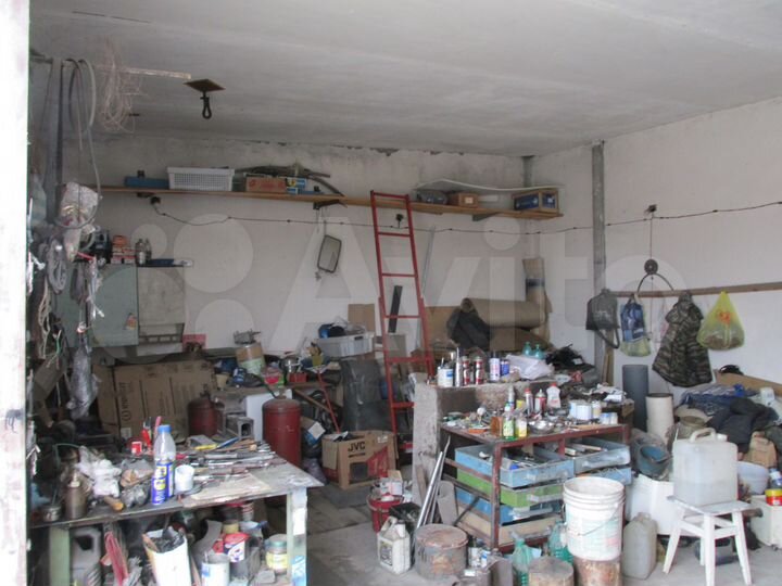 Гараж, > 30 м²