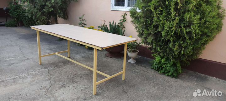 Стол со стульями