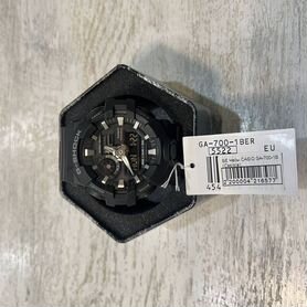 Часы Casio G-Shock GA-700-1B