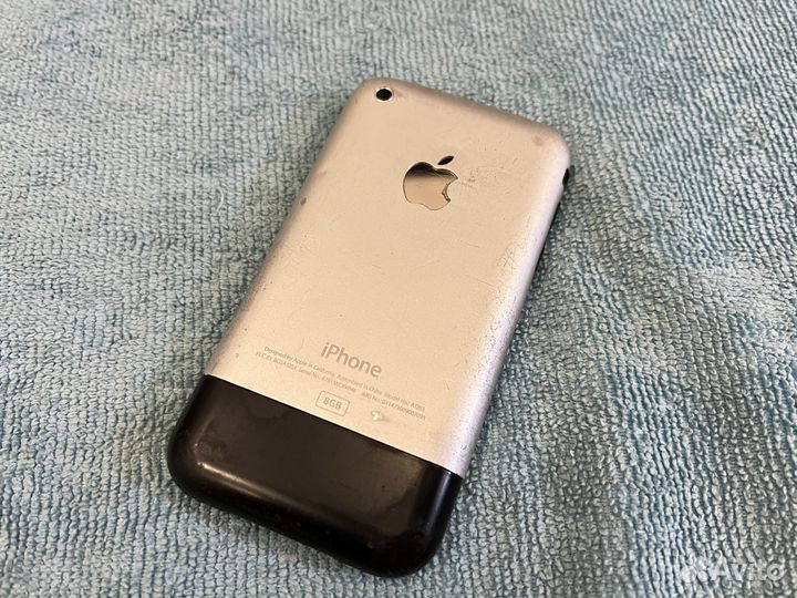 iPhone, 8 ГБ