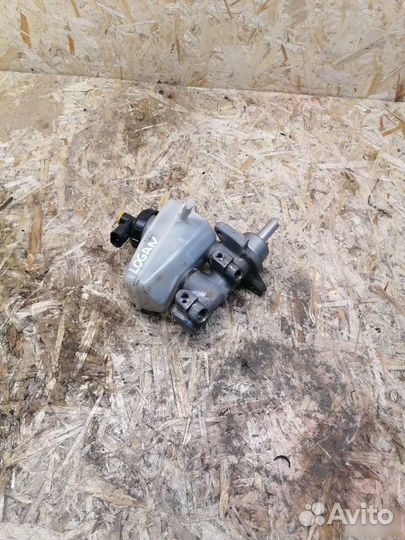 Цилиндр тормозной главный Renault Logan 1