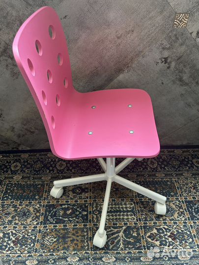 Детский стул IKEA для школьника