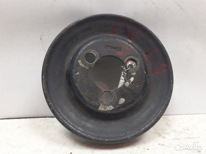 Шкив водяного насоса (помпы) Volkswagen Passat