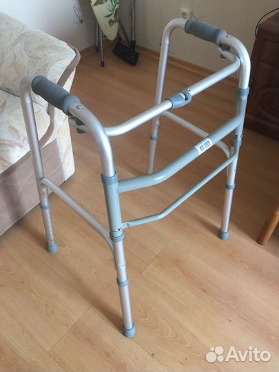 Ходунки для инвалидов