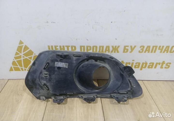 Решетка противотуманной фары правая бу Renault Logan 2 OEM 263318726R