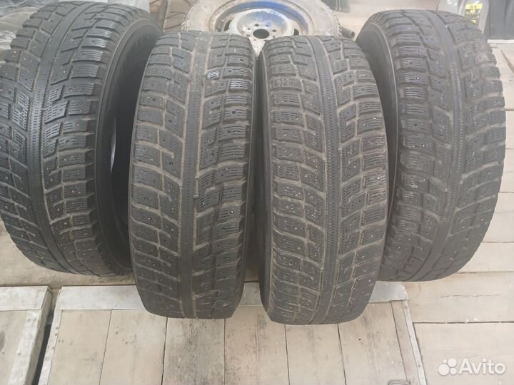 Kumho I'Zen KW22 235/65 R17