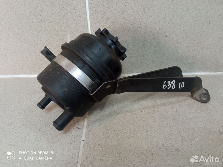 Бачок гур Mercedes Vito w638