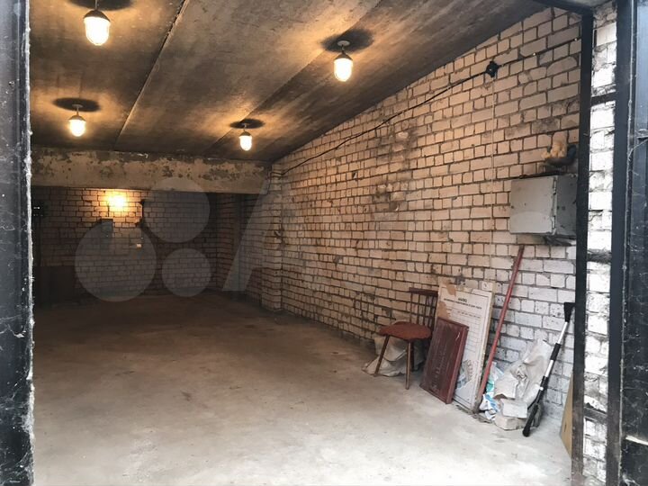 Гараж, > 30 м²
