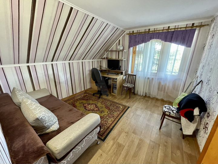 Дом 200 м² на участке 4,5 сот.